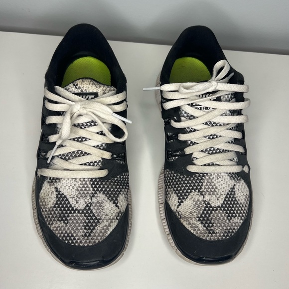 Nike Free 5.0 Running Shoes - Picture 3 of 6